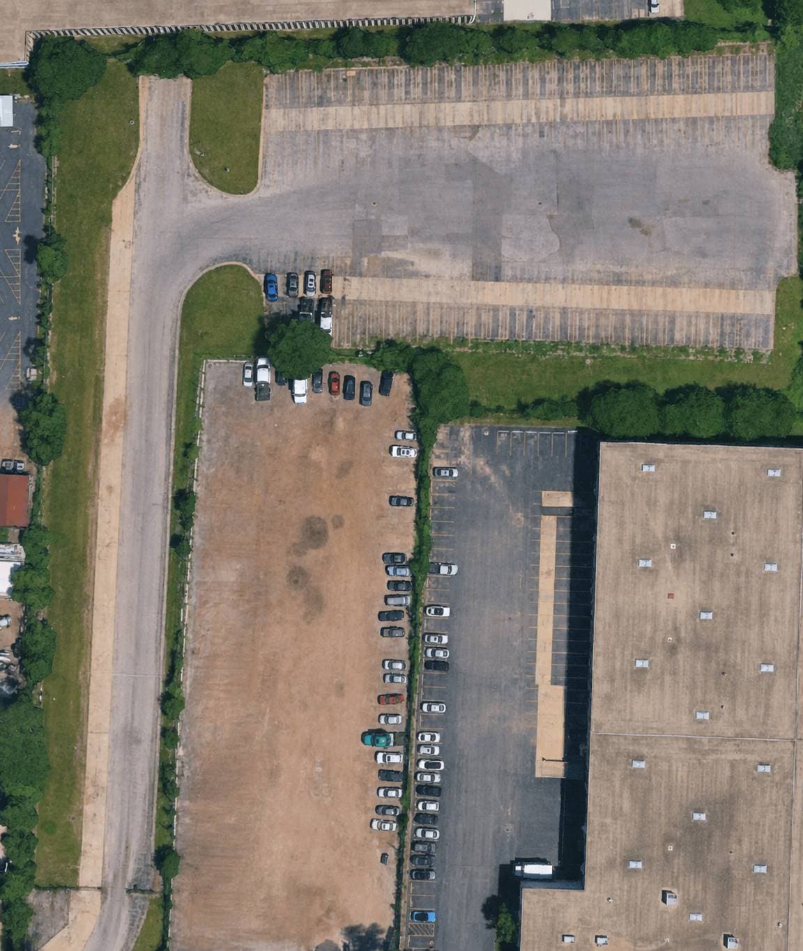 Truck parking lot at 115 Thorndale Ave, Wood Dale, IL
